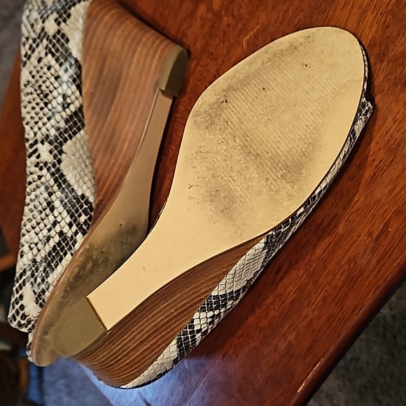 Susina snakeskin leather peep toe wedges - Picture 8 of 8